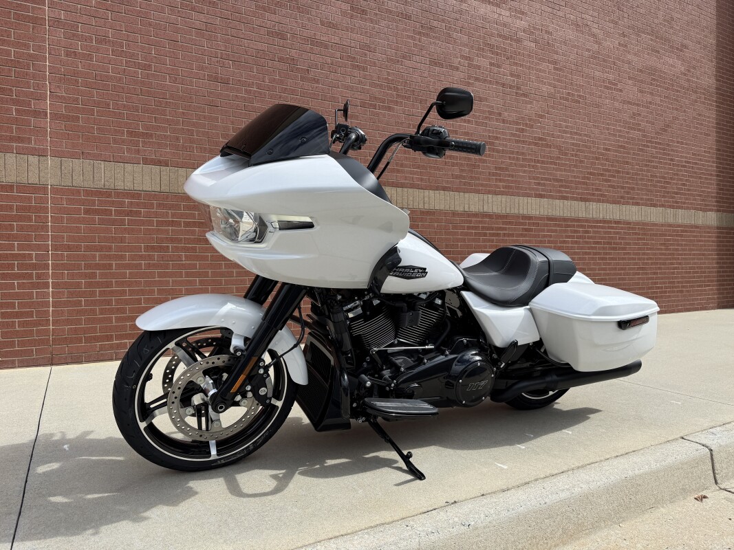 FLTRX 2025 Road Glide - Photo 8
