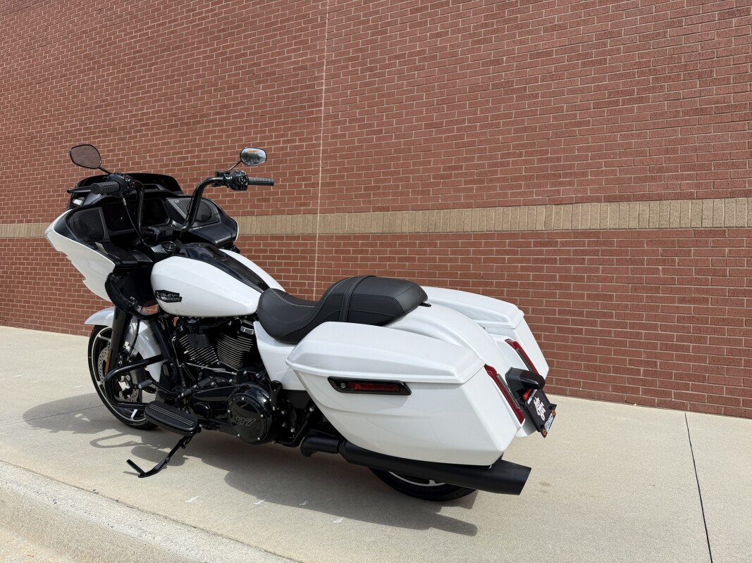 FLTRX 2025 Road Glide - Photo 7