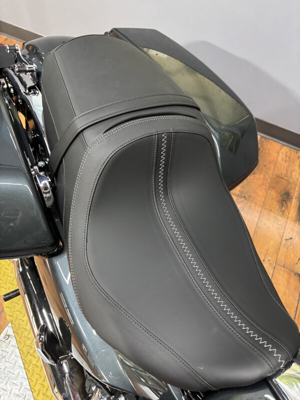 2025 Harley-Davidson Road Glide IRON HORSE MTLC/CHROME TRIM - Photo 6