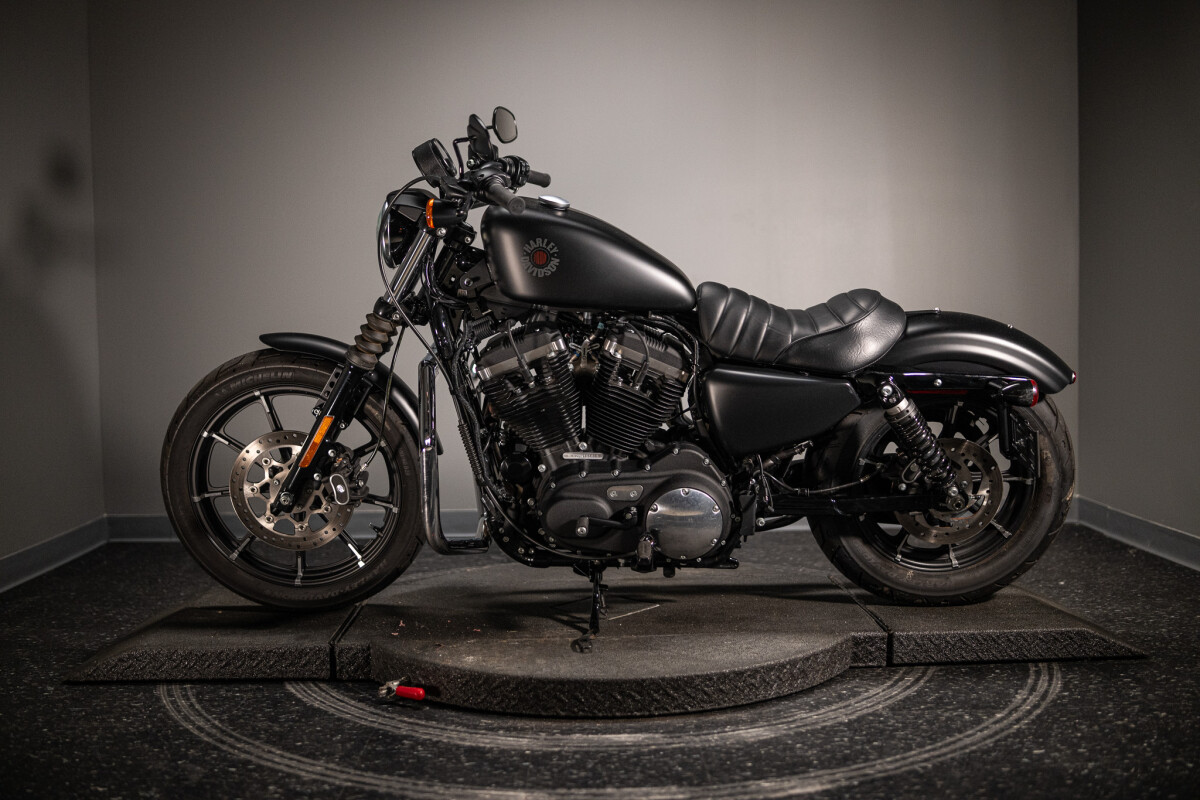 2021 Iron 883 (XL883N) - Photo 4