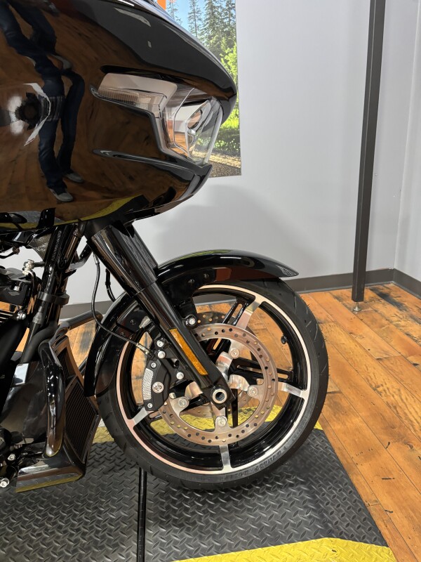 2025 Harley-Davidson Road Glide VIVID BLACK BO - Photo 2