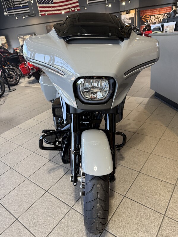 FLHX 2025 Street Glide - Photo 8