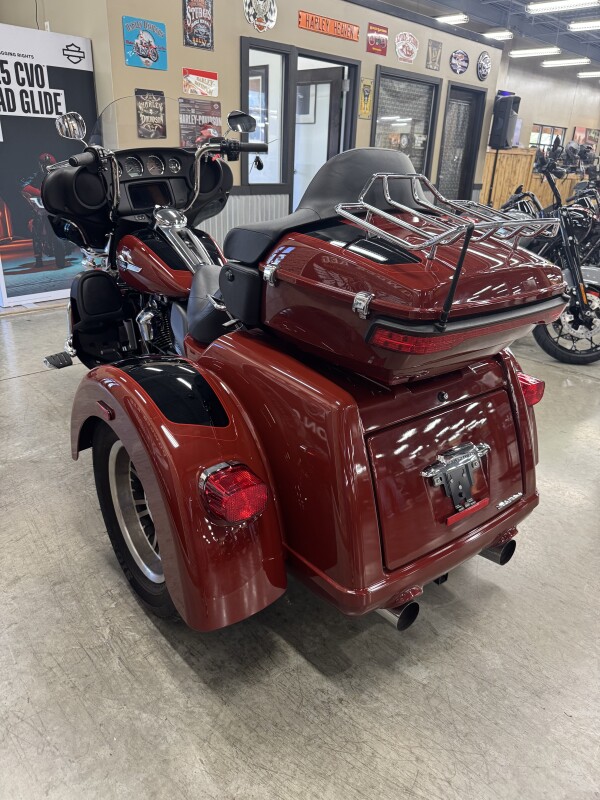 2024 Harley-Davidson Tri Glide Ultra FLHTCUTG - Photo 8