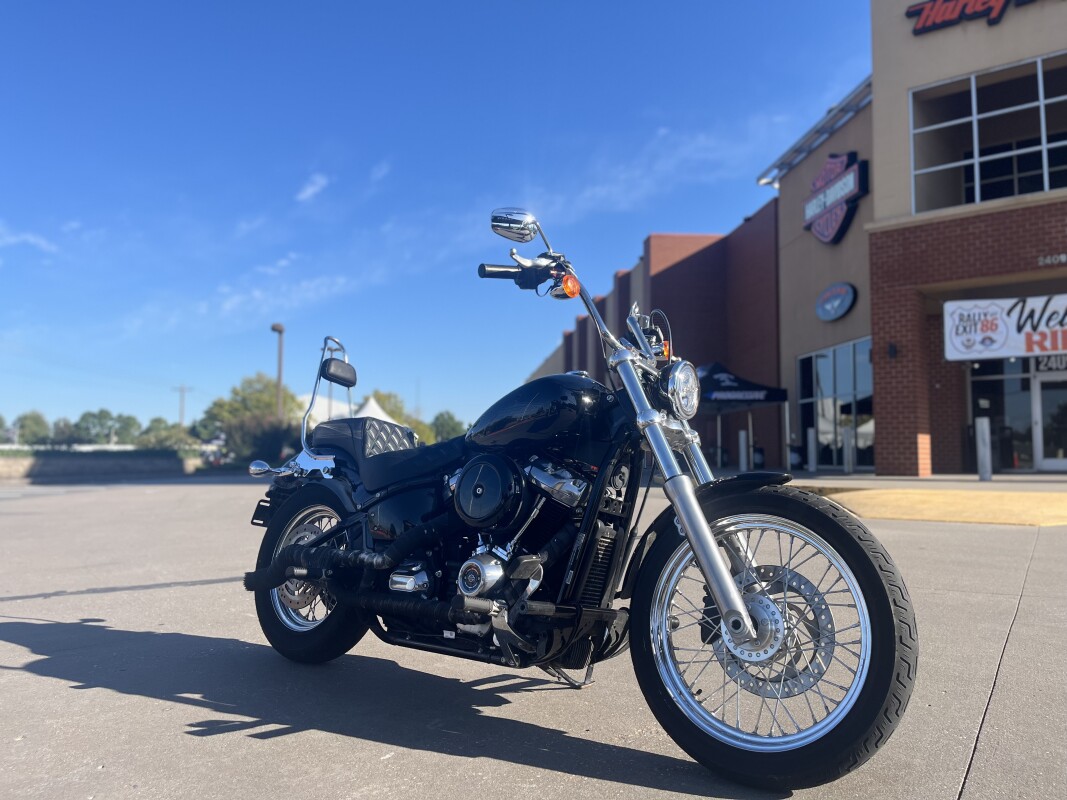 2020 Harley-Davidson Softail Standard FXST Vivid Black 062868 - Photo 2