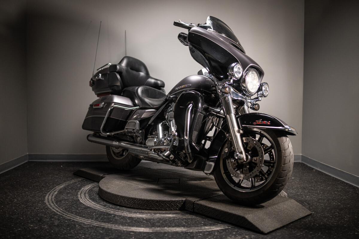 2014 Electra Glide Ultra Limited (FLHTK)