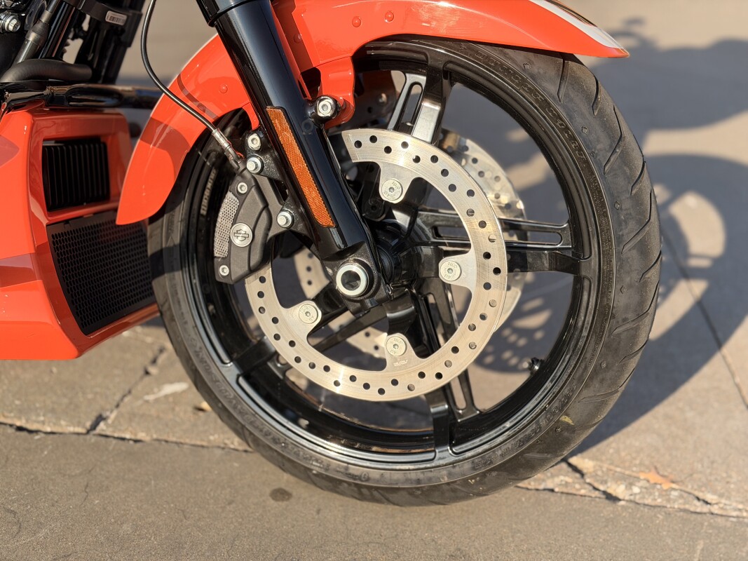 2025 Harley-Davidson Road Glide FLTRX Custom Retro 70s racing 1of1 - Photo 9