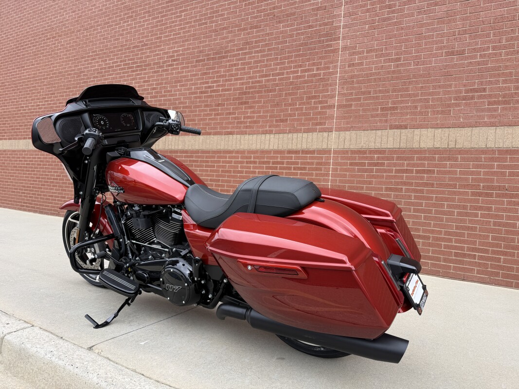 FLHX 2025 Street Glide - Photo 8