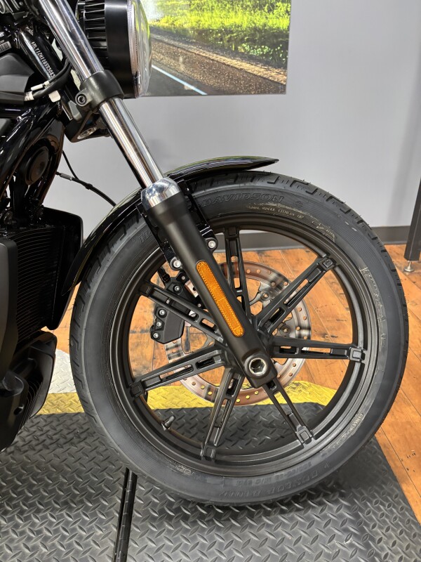 2025 Harley-Davidson Nightster VIVID BLACK - Photo 5
