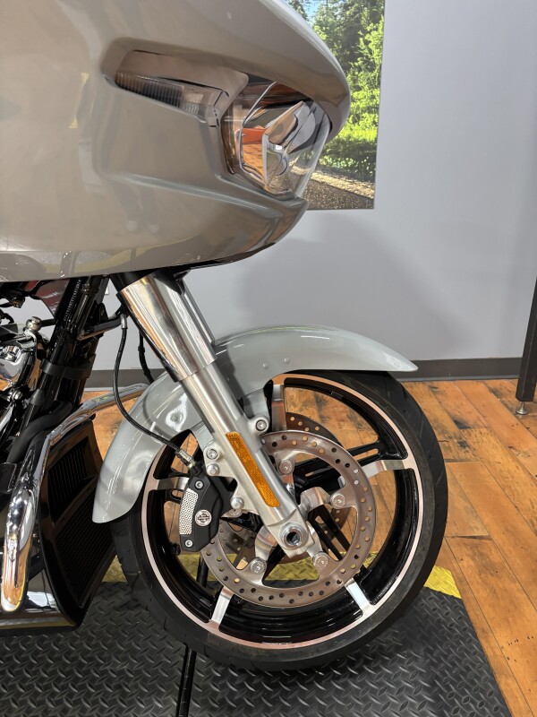 2025 Harley-Davidson Road Glide BILLIARD GRAY/CHROME TRIM - Photo 3