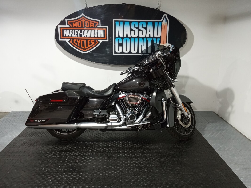 2020 Harley-Davidson CVO Street Glide -Black Stardust Fade