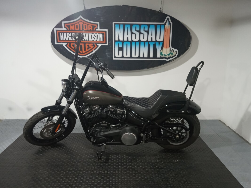 2018 Harley-Davidson Street Bob Industrial Gray Denim/Black Denim - Photo 3