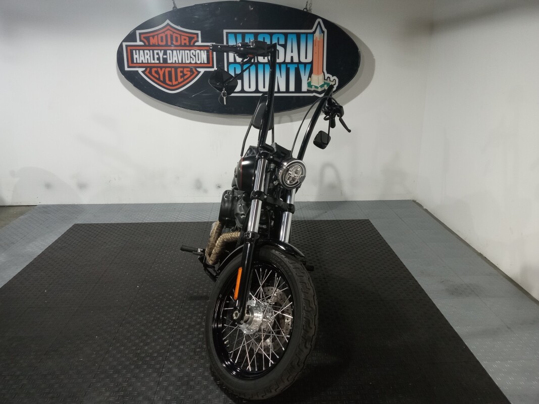 2018 Harley-Davidson Street Bob Industrial Gray Denim/Black Denim - Photo 2