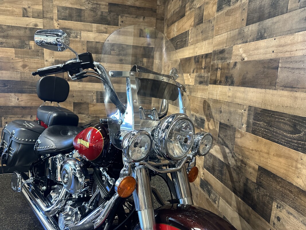 2010 Harley-Davidson Heritage Softail Classic Merlot Sunglo/Cherry Red Sunglo FLSTC - Photo 5
