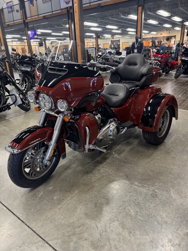 2024 Harley-Davidson Tri Glide Ultra FLHTCUTG - Photo 10
