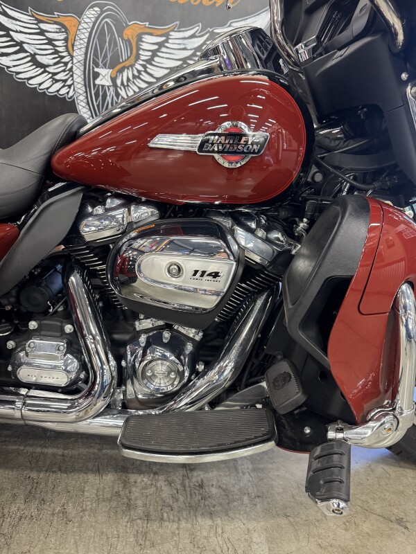 2024 Harley-Davidson Tri Glide Ultra FLHTCUTG - Photo 2