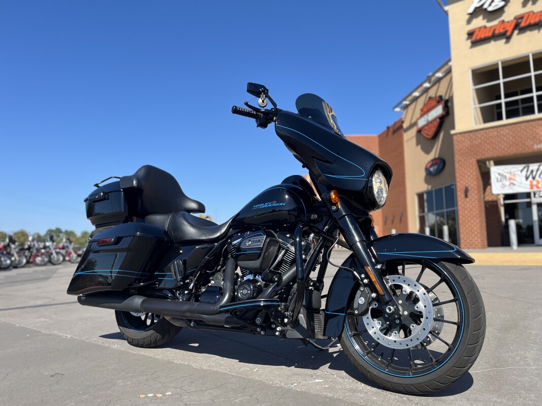 2019 Harley-Davidson Street Glide Special FLHXS Vivid Black 662038 - Photo 2