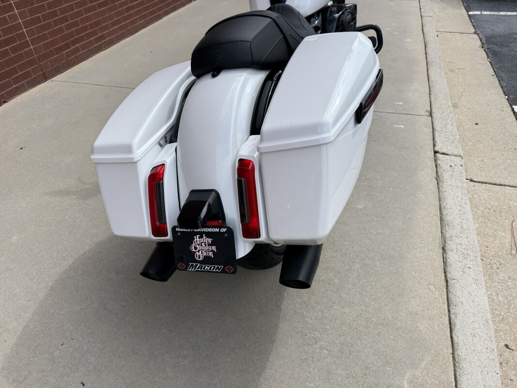 FLTRX 2025 Road Glide - Photo 4