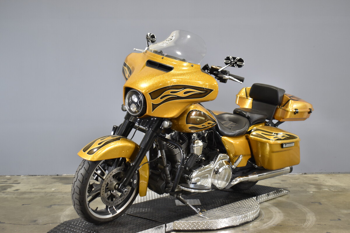 2016 Harley-Davidson Street Glide Special FLHXS - Photo 4