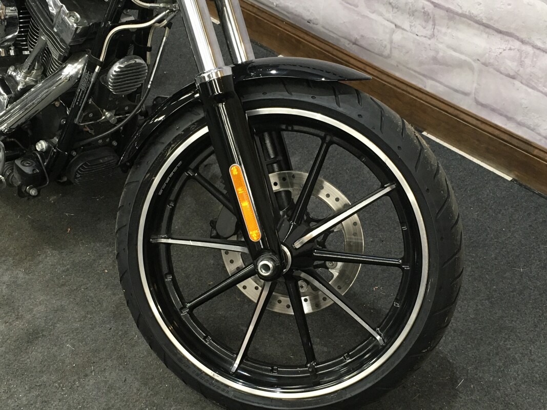 2015 Harley-Davidson Breakout Vivid Black FXSB - Photo 4