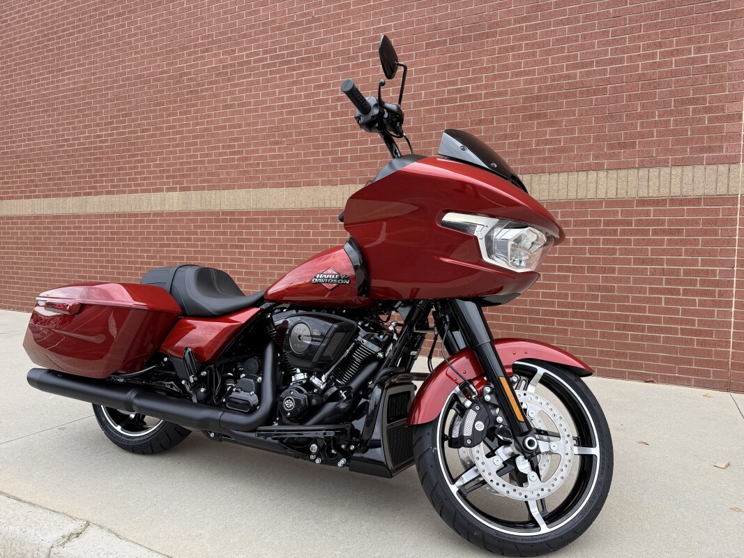 FLTRX 2025 Road Glide - Photo 2