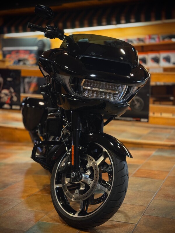2025 Harley-Davidson Road Glide Vivid Black - Photo 6