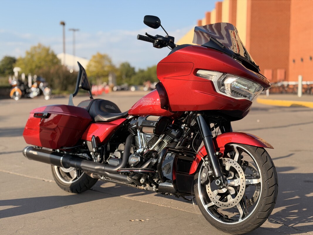 2025 Harley-Davidson Road Glide Brilliant Red FLTRX 627196 - Photo 2