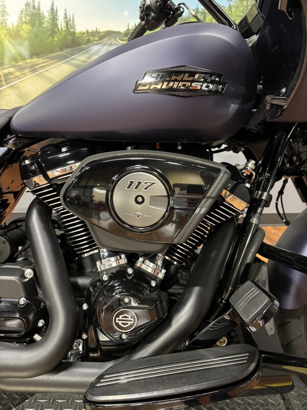 2025 Harley-Davidson Road Glide PRPL ABYSS DNM/BLK TRIM - Photo 2