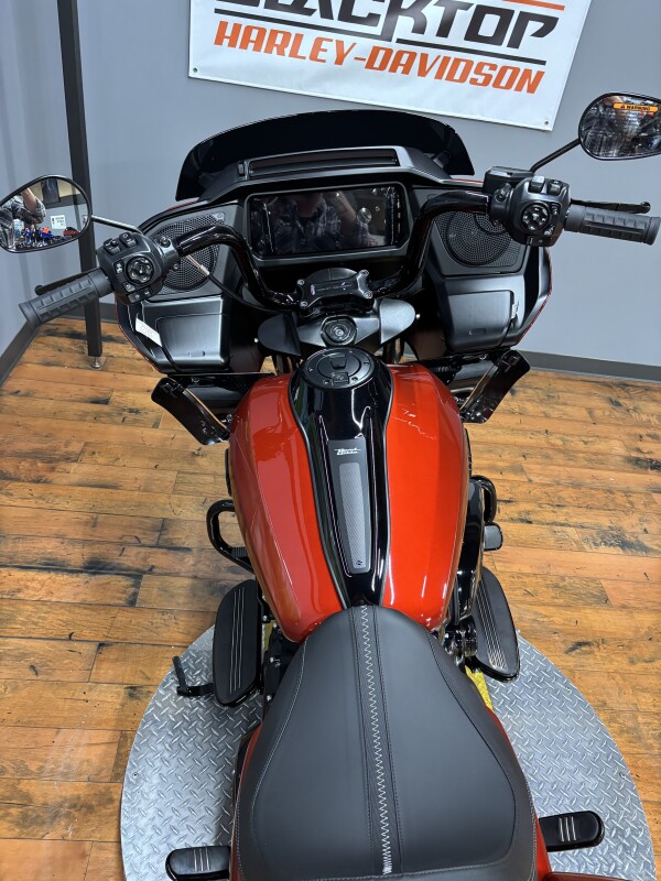 2025 Harley-Davidson Road Glide WHSKEY FIRSTORM/BLACK TRIM - Photo 6