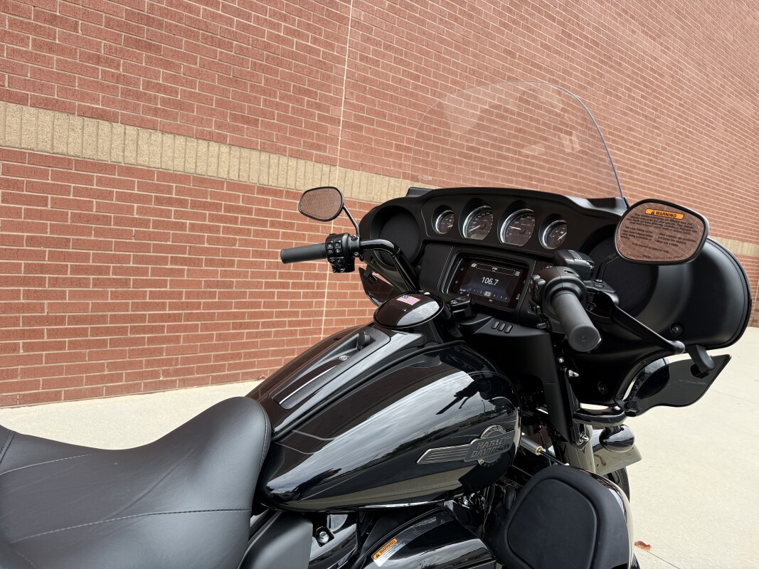 FLHTCUTG 2025 Tri Glide Ultra - Photo 5
