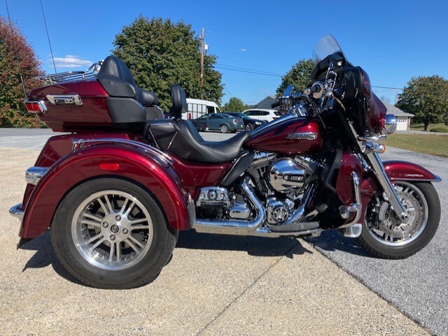 2015 Tri Glide Ultra Classic Mysterious Red Sunglo