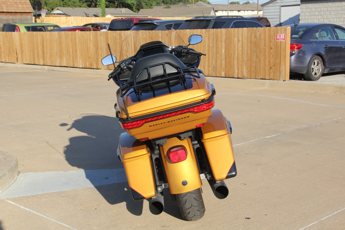 2023 Harley-Davidson Road Glide Limited Prospect Gold/Vivid Black - Black Finish - Photo 9