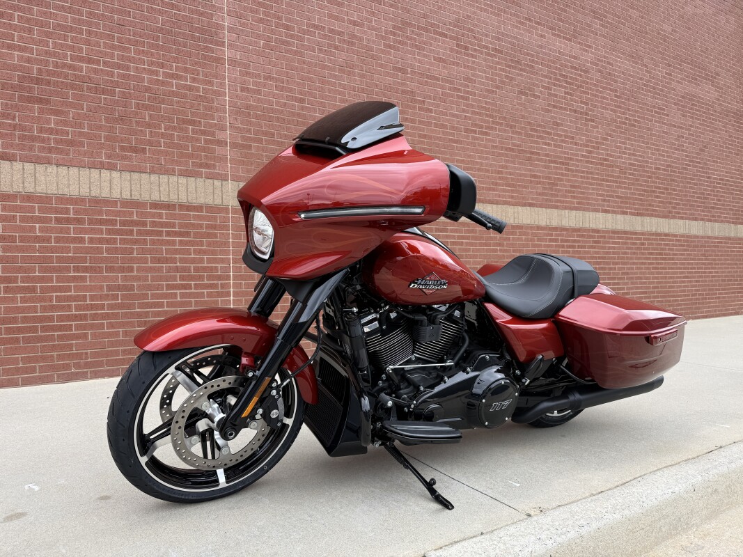 FLHX 2025 Street Glide - Photo 9