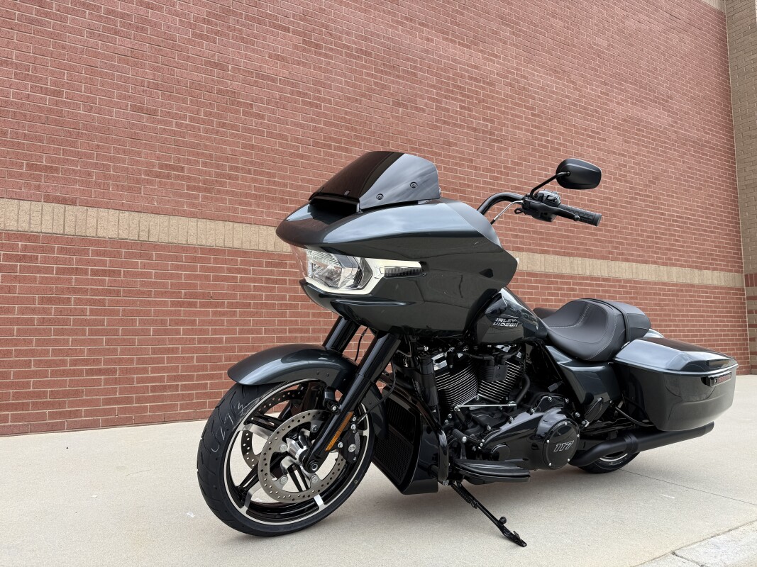 FLTRX 2025 Road Glide - Photo 8
