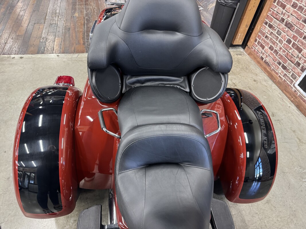 2024 Harley-Davidson Tri Glide Ultra FLHTCUTG - Photo 5