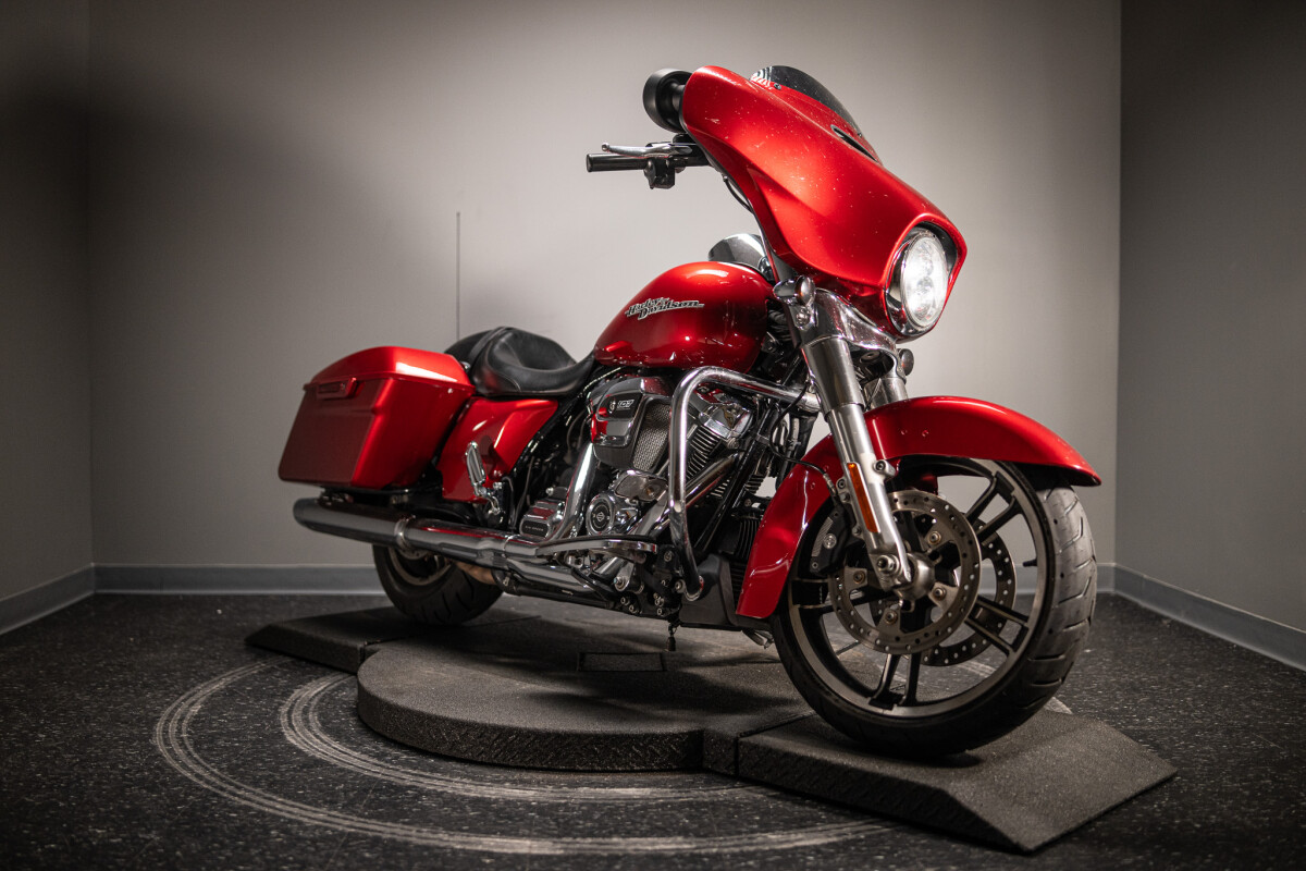 2019 Street Glide (FLHX)