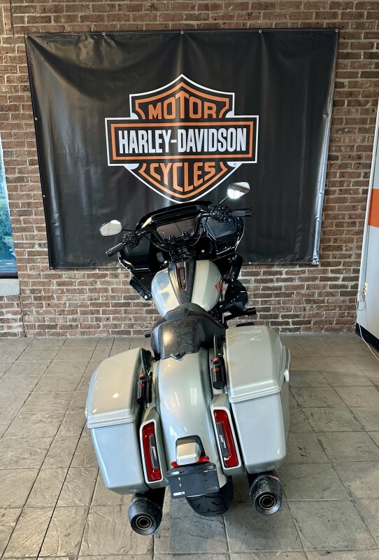 2025 Harley-Davidson CVO Road Glide ST FLTRXSTSE Mercury Silver - Photo 6