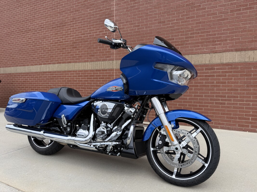 FLTRX 2025 Road Glide - Photo 2