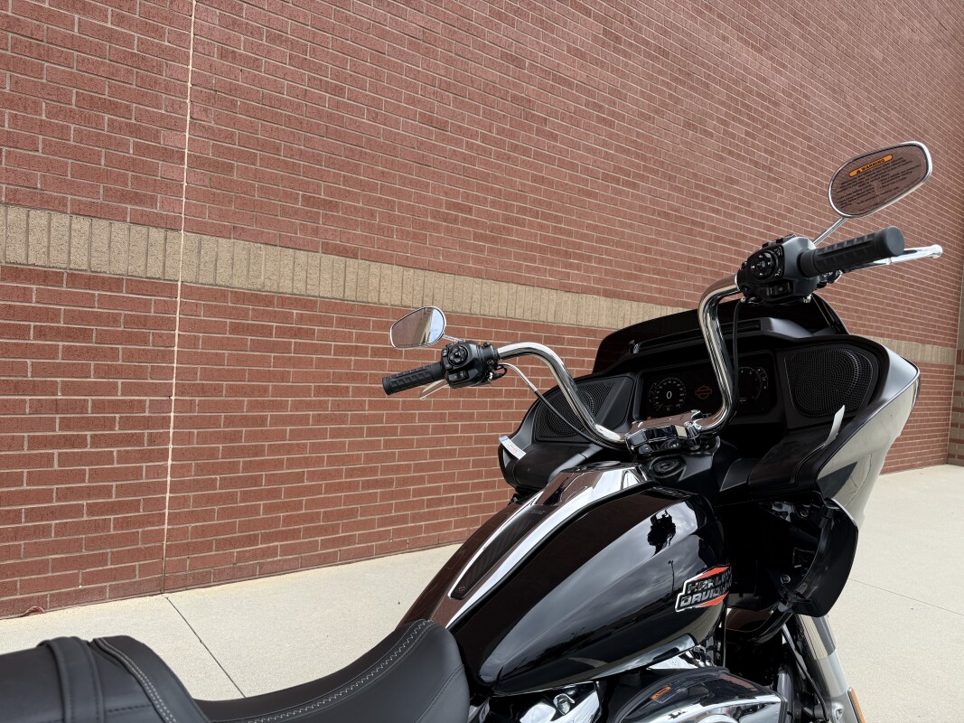 FLTRX 2025 Road Glide - Photo 5