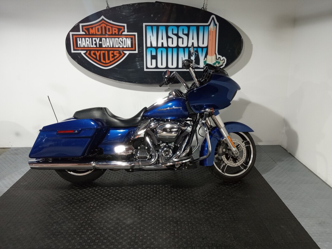 2025 Harley-Davidson® Road Glide™ Vivid Black | Harley-Davidson of