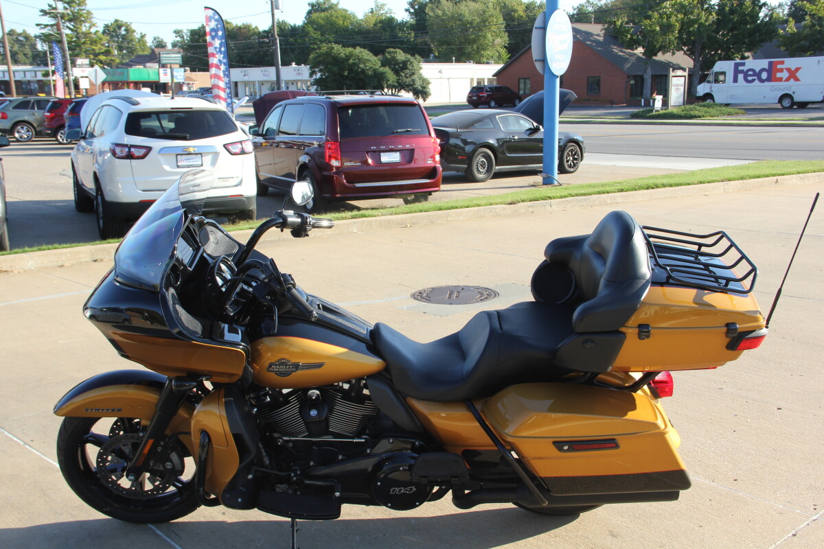 2023 Harley-Davidson Road Glide Limited Prospect Gold/Vivid Black - Black Finish - Photo 3