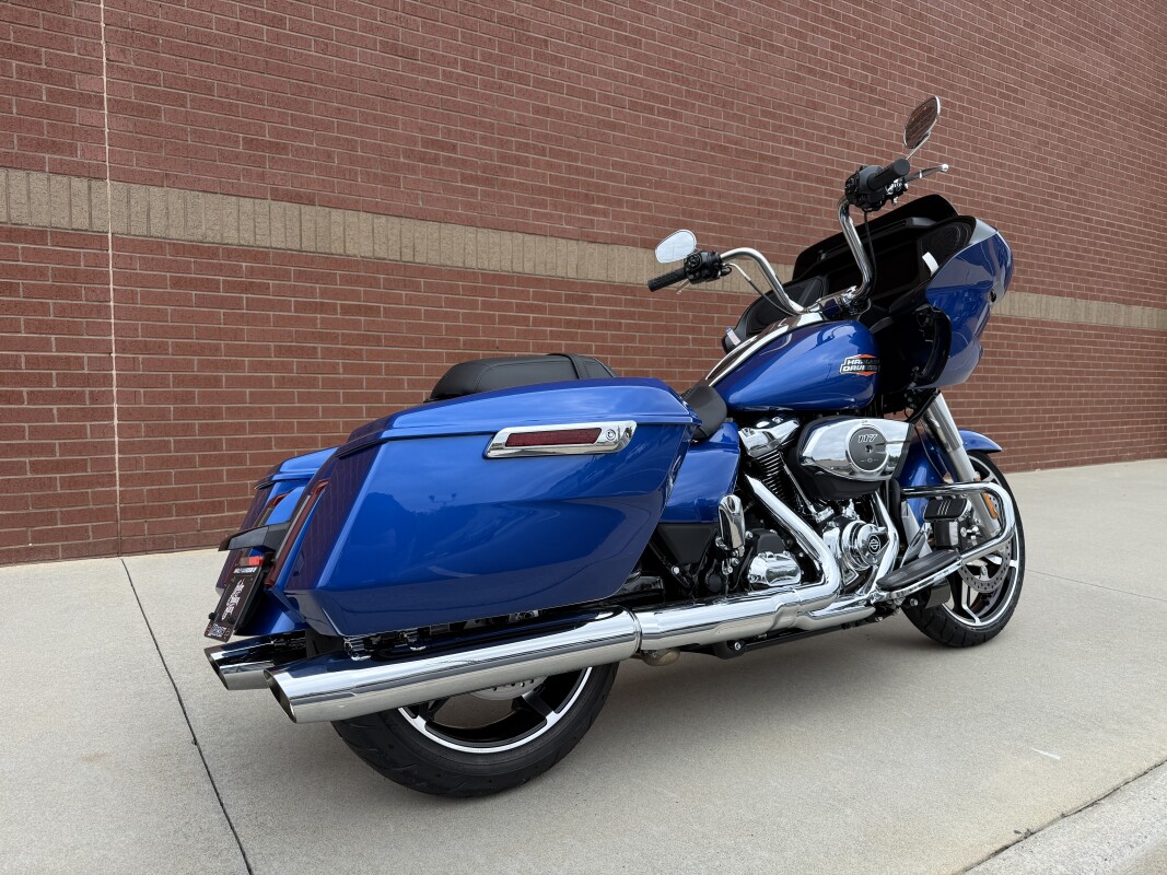 FLTRX 2025 Road Glide - Photo 3