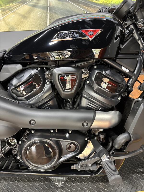 2025 Harley-Davidson Sportster S VIVID BLACK - Photo 3