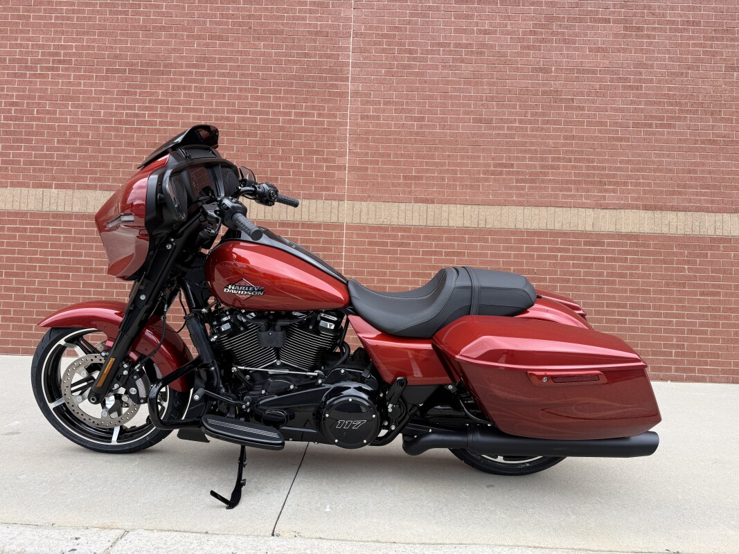 FLHX 2025 Street Glide - Photo 7