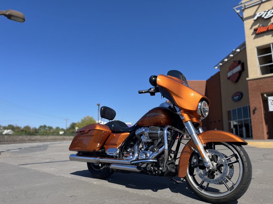 2015 Harley-Davidson Street Glide Special FLHXS Amber Whiskey 644186 - Photo 2