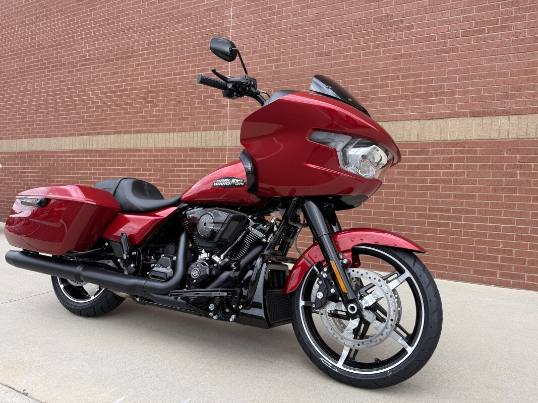 FLTRX 2025 Road Glide - Photo 2
