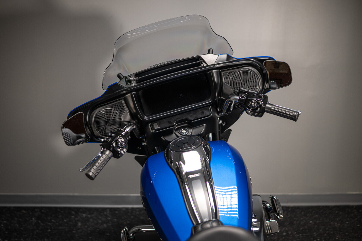2024 Street Glide (FLHX) - Photo 10