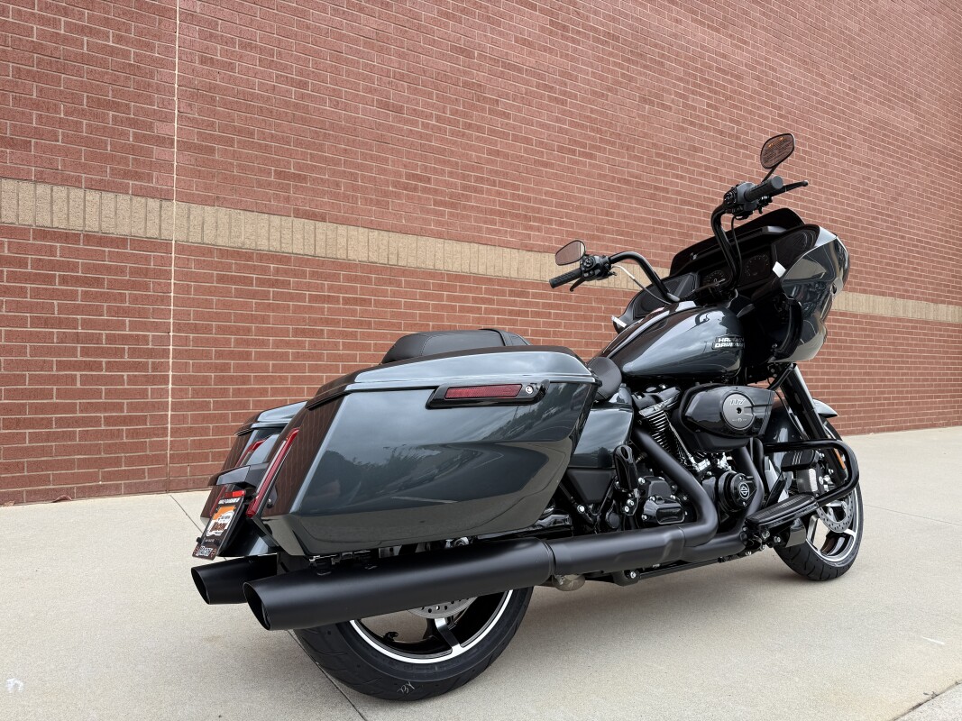 FLTRX 2025 Road Glide - Photo 3