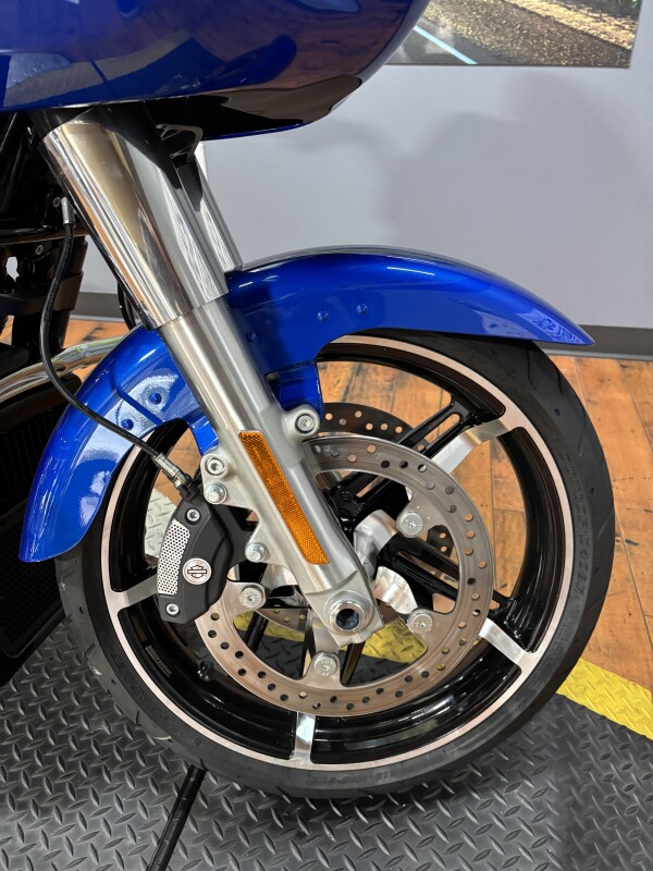 2025 Harley-Davidson Road Glide BLUE BURST/CHROME TRIM - Photo 4