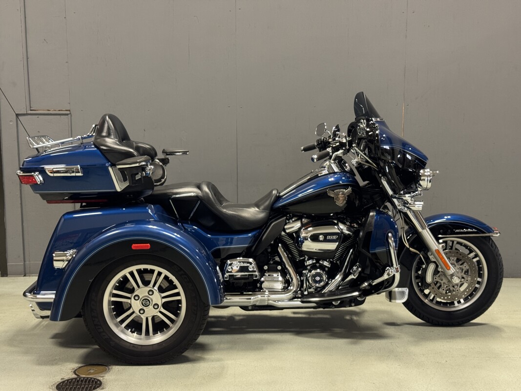 FLHTCUTG 2018 Tri Glide Ultra