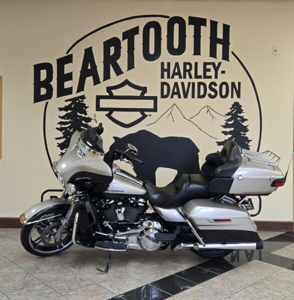 2018 Harley-Davidson® Ultra Limited Silver Fortune/Black Tempest